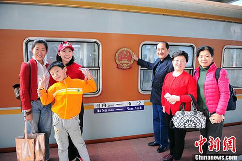 DЇοڒЇյ܇ǰӰ<a target='_blank'  _fcksavedurl='http://www.chinanews.com/'><p class=